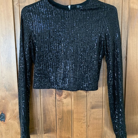 *SOLD* long sleeved sequin crop top - Picture 1 of 2